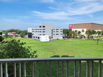 The Canary, Vietnam The Canary, Vietnam