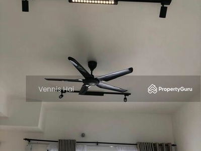 Robin @ Rimbayu, Malaysia Robin @ Rimbayu, Malaysia