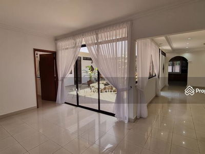 Persiaran Ampang Hilir, Taman U Thant, Kuala Lumpur, Malaysia Persiaran Ampang Hilir, Taman U Thant, Kuala Lumpur, Malaysia