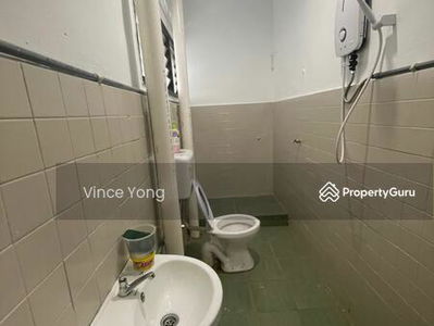 6 mins walk to CIQ / Customs, Malaysia 6 mins walk to CIQ / Customs, Malaysia