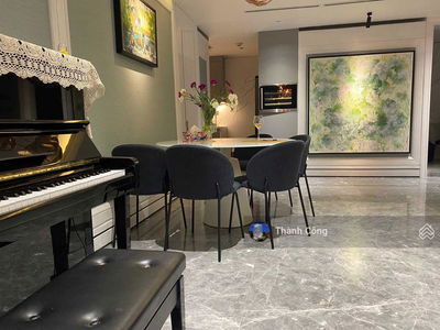 D’. Le Roi Soleil, Vietnam D’. Le Roi Soleil, Vietnam