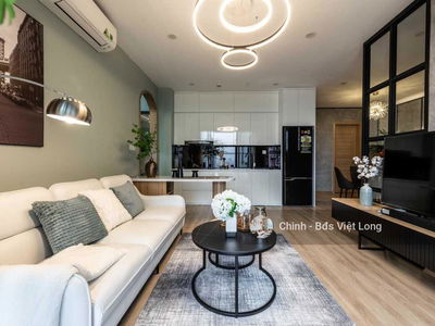 The Golden Armor, Vietnam The Golden Armor, Vietnam