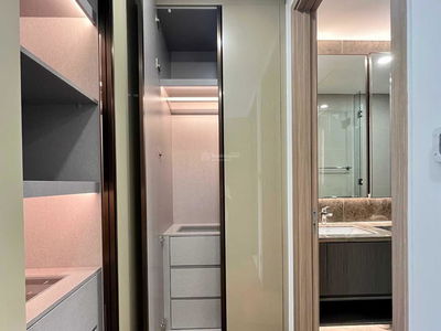 The River Thủ Thiêm, Vietnam  The River Thủ Thiêm, Vietnam