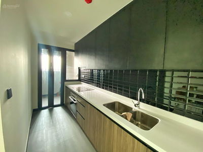 De La Sol, Vietnam De La Sol, Vietnam