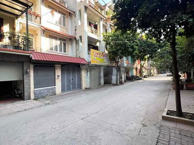 Housing in Hanoi, Vietnam Housing in Hanoi, Vietnam