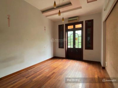 Gehäuse In Hanoi, Vietnam Gehäuse In Hanoi, Vietnam