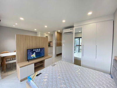 Phan Dang Luu Street, Vietnam  Phan Dang Luu Street, Vietnam