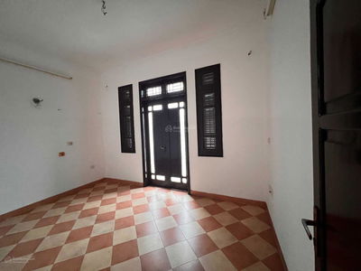 Gehäuse In Hanoi, Vietnam Gehäuse In Hanoi, Vietnam