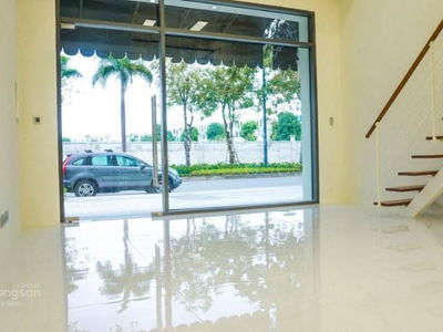 Gehäuse In Ha GJong, Vietnam Gehäuse In Ha GJong, Vietnam